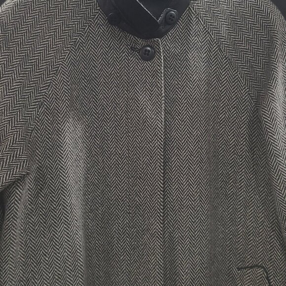 Saks Fifth Avenue Fleurette 100% Cashmere Herringbone Gray Coat with Leather - Picture 16 of 16